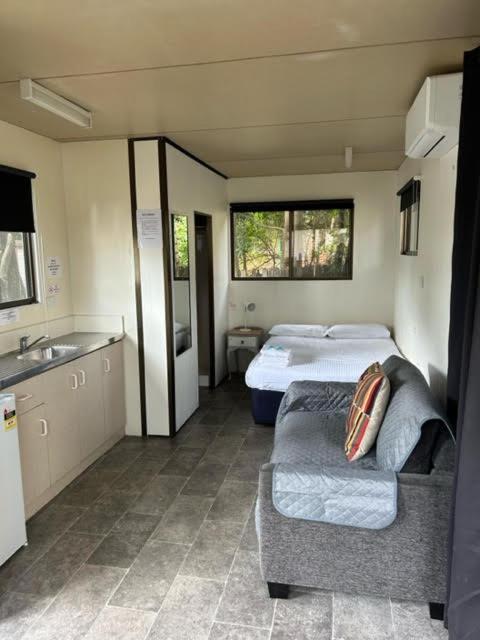 Batemans Bay Holiday Park & Hostel Экстерьер фото